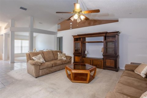 Casa en venta en Palm Coast, Florida, 4 dormitorios, 207.73 m2 № 1720235 - foto 14