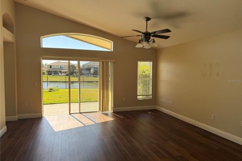 Villa ou maison à louer à Orlando, Floride: 3 chambres, 161.84 m2 № 2118986 - photo 4