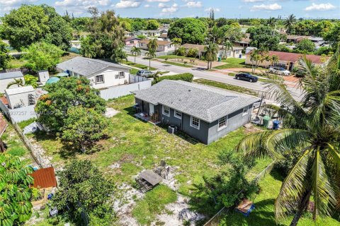 Купить виллу или дом в Майами-Гарденс, Флорида 3 спальни, 104.05м2, № 1995118 - фото 4