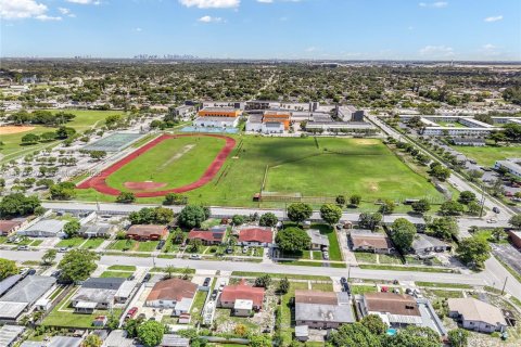 Купить виллу или дом в Майами-Гарденс, Флорида 3 спальни, 104.05м2, № 1995118 - фото 6