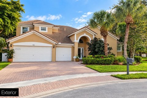 Villa ou maison à Boynton Beach, Floride 5 chambres, 320.42 m2 № 2368228