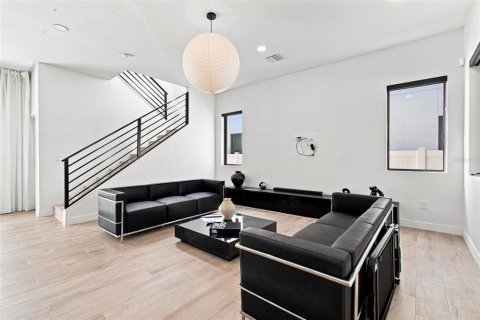 Casa en venta en Tampa, Florida, 4 dormitorios, 213.95 m2 № 2354608 - foto 3