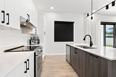 Casa en venta en Tampa, Florida, 4 dormitorios, 213.95 m2 № 2354608 - foto 16