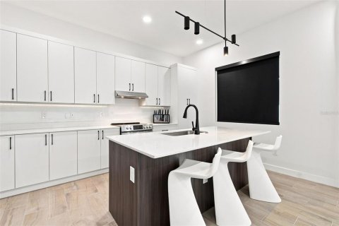 Casa en venta en Tampa, Florida, 4 dormitorios, 213.95 m2 № 2354608 - foto 15