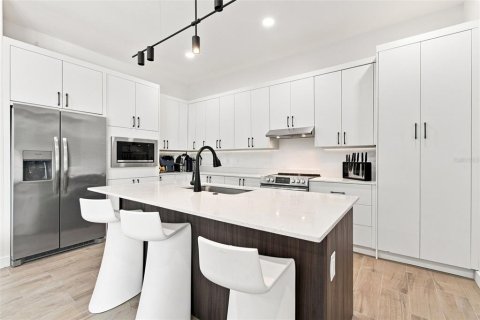 Casa en venta en Tampa, Florida, 4 dormitorios, 213.95 m2 № 2354608 - foto 13