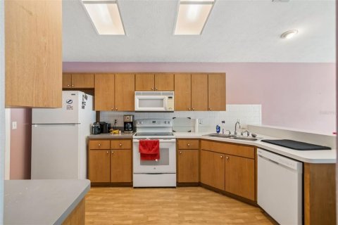 Купить виллу или дом в Нью-Порт-Ричи, Флорида 4 комнаты, 150.78м2, № 2419609 - фото 8