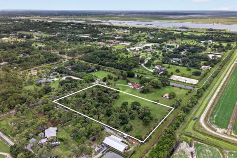 Commercial property in Loxahatchee Groves, Florida № 2169864 - photo 4