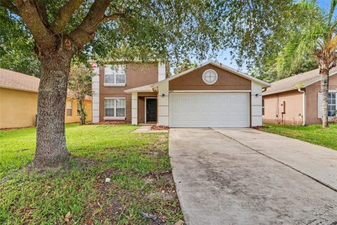 House in Orlando, Florida 5 bedrooms, 282.42 sq.m. № 2217405