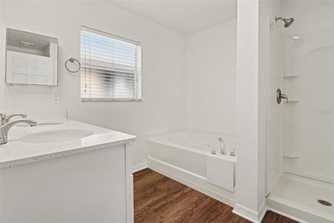 Casa en venta en Orlando, Florida, 5 dormitorios, 282.42 m2 № 2217405 - foto 14
