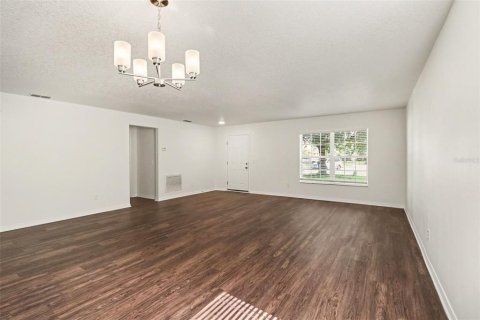 Casa en venta en Orlando, Florida, 5 dormitorios, 282.42 m2 № 2217405 - foto 6