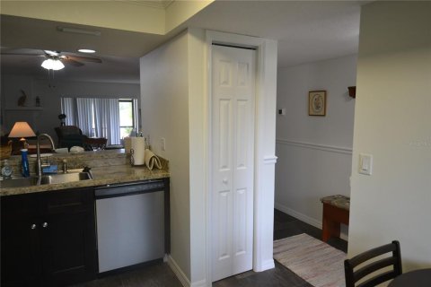 Copropriété à louer à Oldsmar, Floride: 2 chambres, 101.64 m2 № 2097957 - photo 4