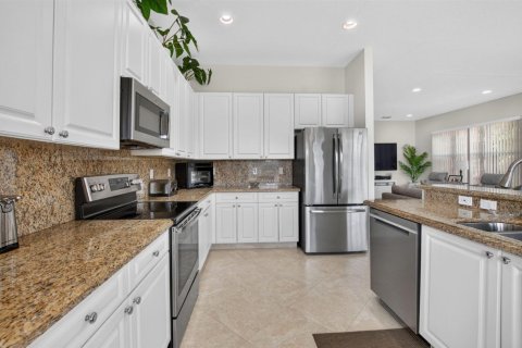House in Boynton Beach, Florida 3 bedrooms, 194.82 sq.m. № 2412850 - photo 24