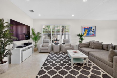 House in Boynton Beach, Florida 3 bedrooms, 194.82 sq.m. № 2412850 - photo 11
