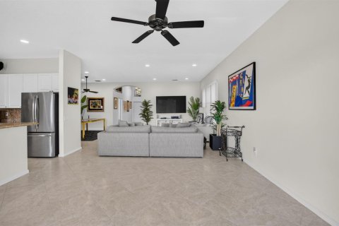 House in Boynton Beach, Florida 3 bedrooms, 194.82 sq.m. № 2412850 - photo 17