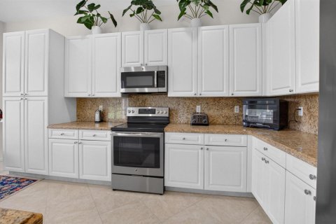 House in Boynton Beach, Florida 3 bedrooms, 194.82 sq.m. № 2412850 - photo 21