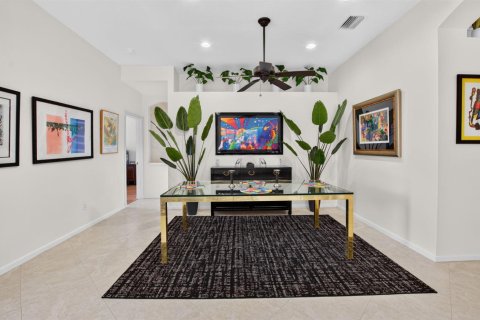 House in Boynton Beach, Florida 3 bedrooms, 194.82 sq.m. № 2412850 - photo 8