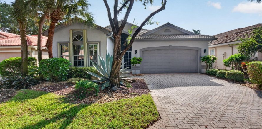 House in Boynton Beach, Florida 3 bedrooms, 194.82 sq.m. № 2412850