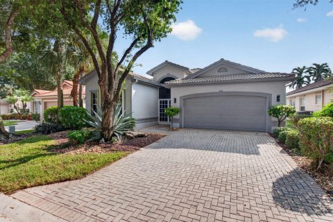 House in Boynton Beach, Florida 3 bedrooms, 194.82 sq.m. № 2412850 - photo 3