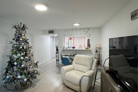 Купить кондоминиум в Пемброк-Пайнс, Флорида 1 спальня, 71.81м2, № 2053362 - фото 8