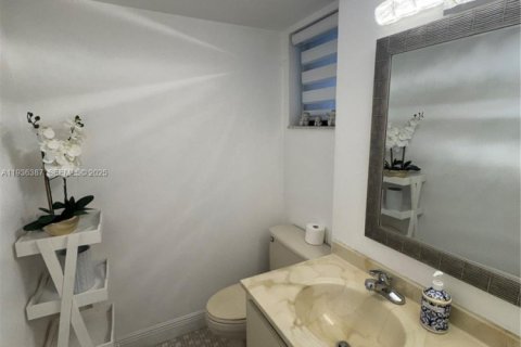 Купить кондоминиум в Пемброк-Пайнс, Флорида 1 спальня, 71.81м2, № 2053362 - фото 15