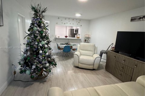 Купить кондоминиум в Пемброк-Пайнс, Флорида 1 спальня, 71.81м2, № 2053362 - фото 9