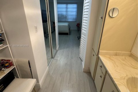 Купить кондоминиум в Пемброк-Пайнс, Флорида 1 спальня, 71.81м2, № 2053362 - фото 14