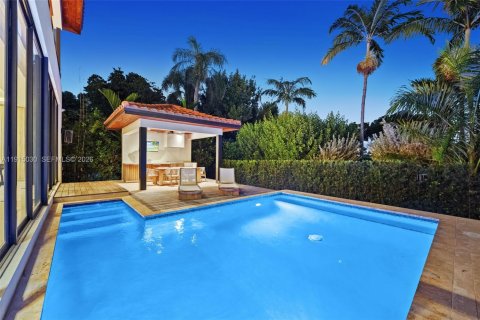 Villa ou maison à Miami Beach, Floride 4 chambres, 312.8 m2 № 2082458