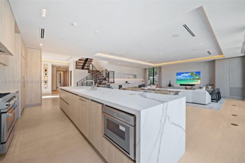 Villa ou maison à vendre à Miami Beach, Floride: 4 chambres, 312.8 m2 № 2082458 - photo 14