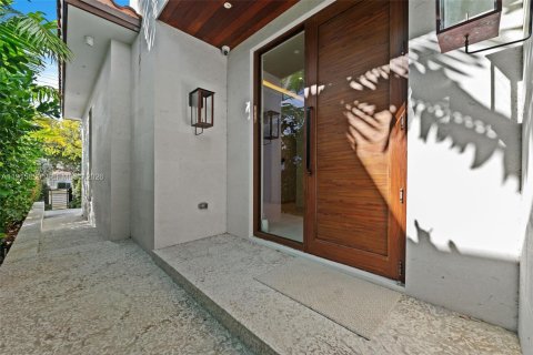 Villa ou maison à vendre à Miami Beach, Floride: 4 chambres, 312.8 m2 № 2082458 - photo 11