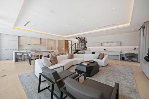 Villa ou maison à vendre à Miami Beach, Floride: 4 chambres, 312.8 m2 № 2082458 - photo 9