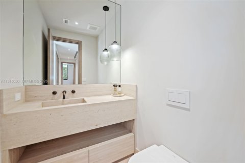 Villa ou maison à vendre à Miami Beach, Floride: 4 chambres, 312.8 m2 № 2082458 - photo 24