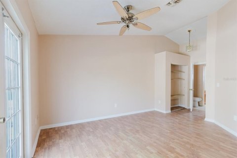 House in Port Richey, Florida 3 bedrooms, 120.4 sq.m. № 1829116 - photo 16