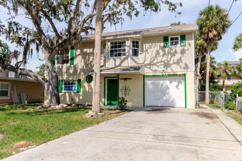 House in Port Richey, Florida 3 bedrooms, 120.4 sq.m. № 1829116 - photo 1