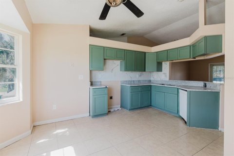 House in Port Richey, Florida 3 bedrooms, 120.4 sq.m. № 1829116 - photo 11