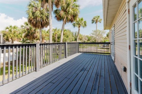 House in Port Richey, Florida 3 bedrooms, 120.4 sq.m. № 1829116 - photo 25