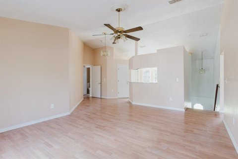 House in Port Richey, Florida 3 bedrooms, 120.4 sq.m. № 1829116 - photo 5