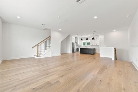 Touwnhouse à louer à Tampa, Floride: 4 chambres, 223.43 m2 № 2406876 - photo 6