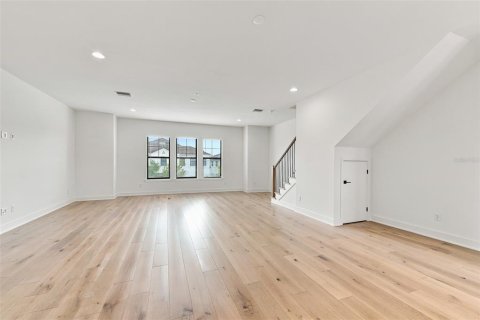 Touwnhouse à louer à Tampa, Floride: 4 chambres, 223.43 m2 № 2406876 - photo 5