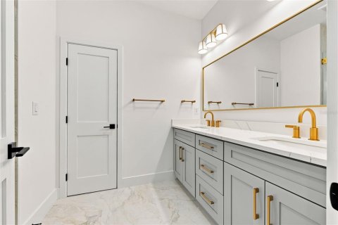 Touwnhouse à louer à Tampa, Floride: 4 chambres, 223.43 m2 № 2406876 - photo 30