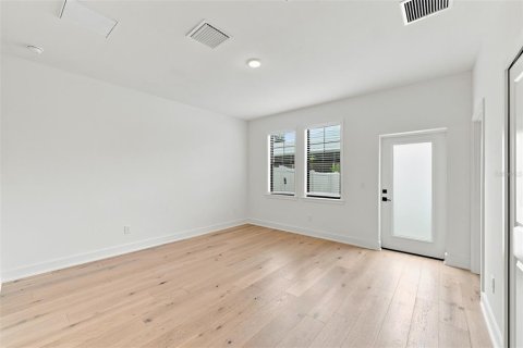 Touwnhouse à louer à Tampa, Floride: 4 chambres, 223.43 m2 № 2406876 - photo 12