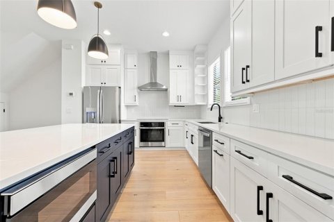 Touwnhouse à louer à Tampa, Floride: 4 chambres, 223.43 m2 № 2406876 - photo 10
