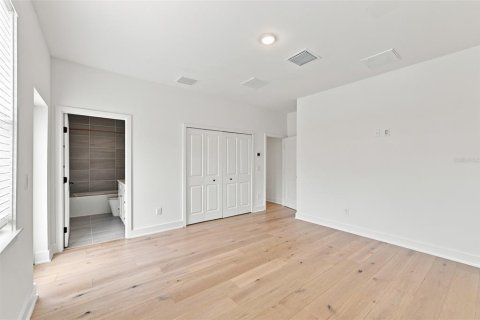 Touwnhouse à louer à Tampa, Floride: 4 chambres, 223.43 m2 № 2406876 - photo 13