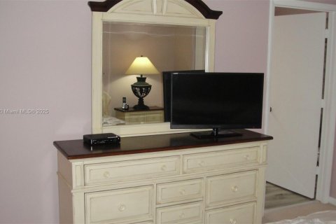 Condo in Plantation, Florida, 2 bedrooms  № 1949210 - photo 6