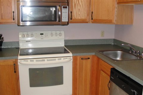 Condo in Plantation, Florida, 2 bedrooms  № 1949210 - photo 2