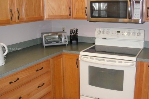 Condo in Plantation, Florida, 2 bedrooms  № 1949210 - photo 13