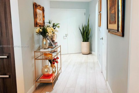 Copropriété à vendre à Miami, Floride: 3 chambres, 201.13 m2 № 1990446 - photo 8