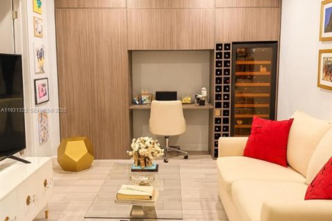 Copropriété à vendre à Miami, Floride: 3 chambres, 201.13 m2 № 1990446 - photo 14
