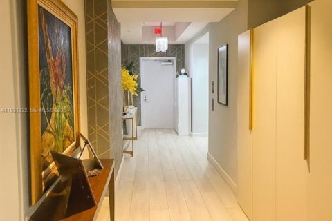 Copropriété à vendre à Miami, Floride: 3 chambres, 201.13 m2 № 1990446 - photo 9