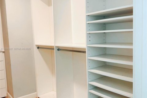 Copropriété à vendre à Miami, Floride: 3 chambres, 201.13 m2 № 1990446 - photo 23