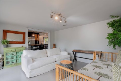 Villa ou maison à louer à Hollywood, Floride: 3 chambres, 152.73 m2 № 1977525 - photo 24